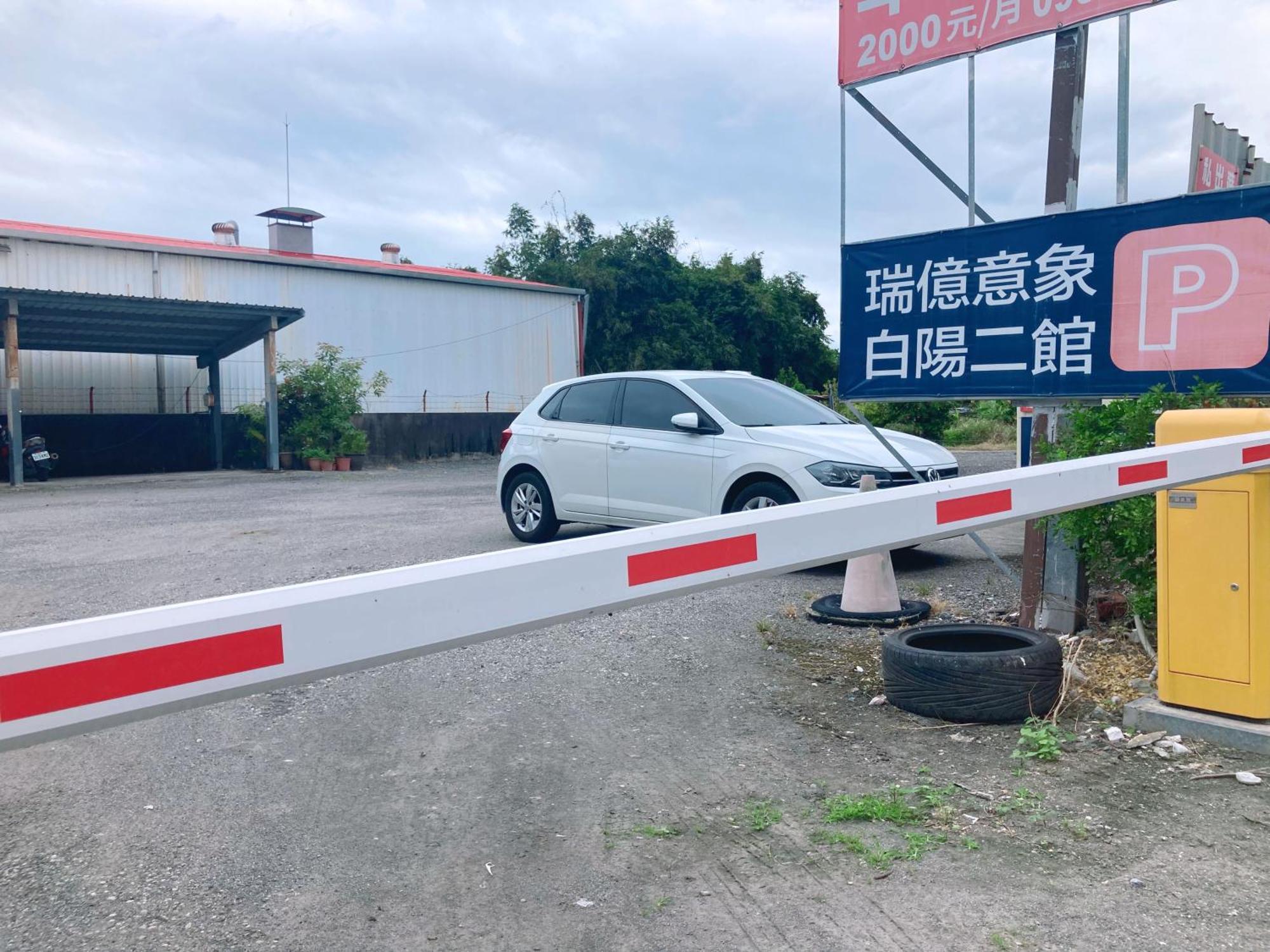 吉安郷白陽二館-瑞億意象 Mansion 6アパートメント エクステリア 写真